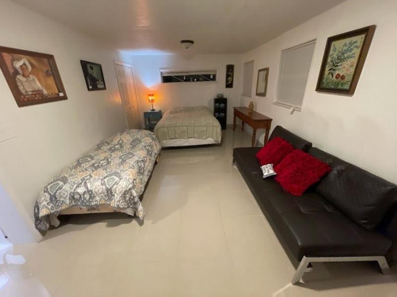 Rim Canal Cottage 'Yellow House' With Canal Views & Boat Dock Cottage أوكيتشوبي المظهر الخارجي الصورة